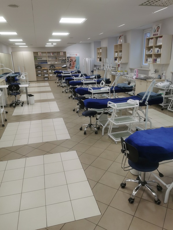 Opis alternatywny znajduje się w treści.