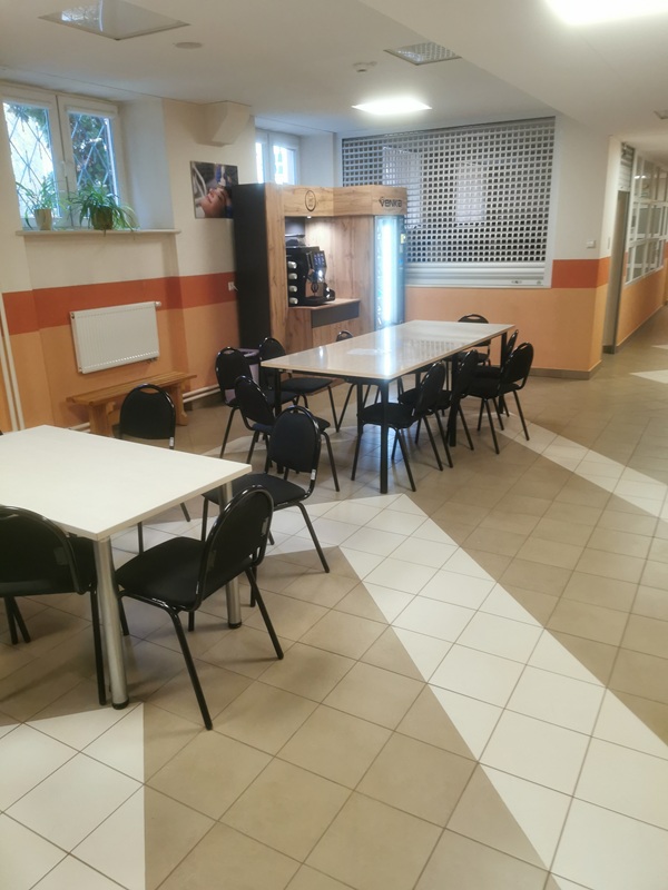 Opis alternatywny znajduje się w treści.