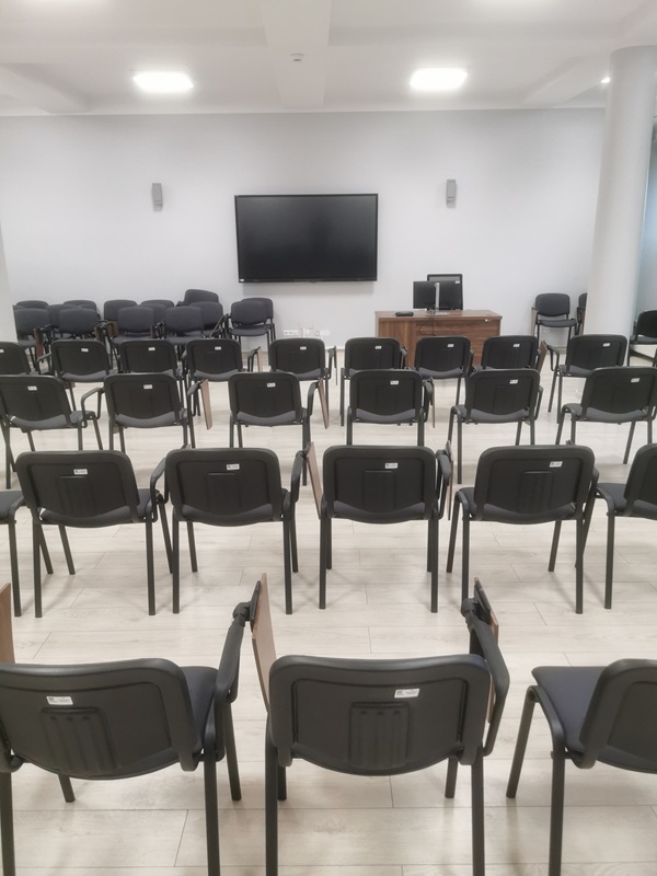 Opis alternatywny znajduje się w treści.