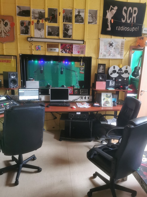 Opis alternatywny znajduje się w treści.