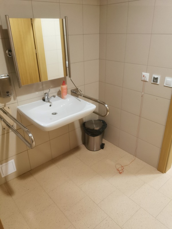 Opis alternatywny znajduje się w treści.