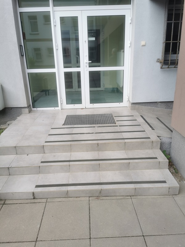 Opis altenatywny znajduje się w treści.