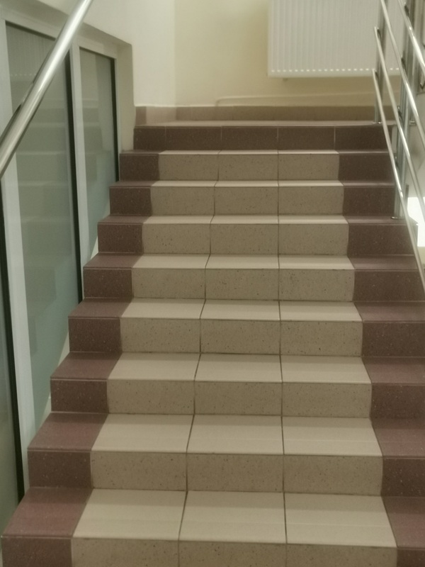 Opis altenatywny znajduje się w treści.