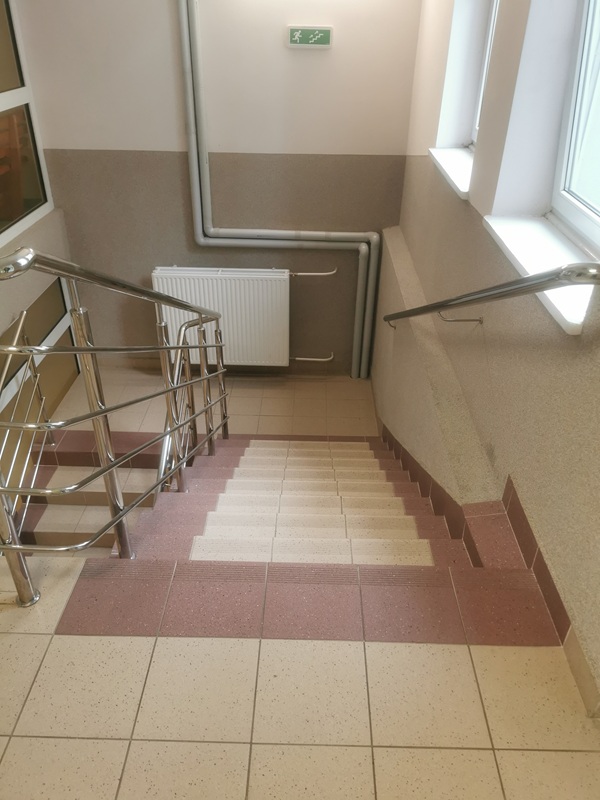 Opis altenatywny znajduje się w treści.