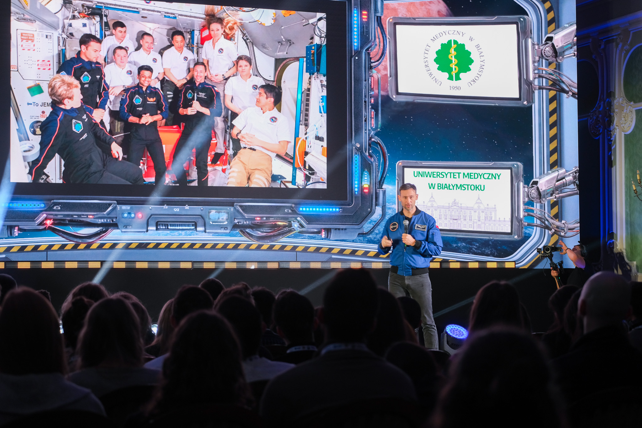 Link: Kosmos inspiracji. Wizyta polskiego astronauty dr. Sławosza Uznańskiego-Wiśniewskiego w UMB