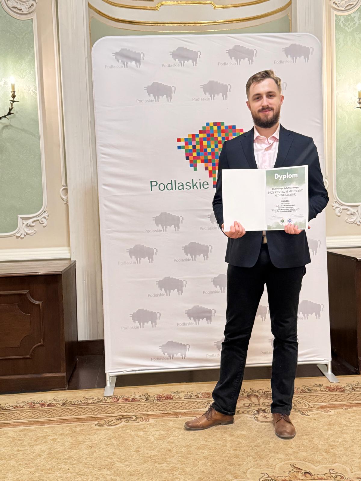 Link: Studenckie Koło Naukowe przy Centrum Medycyny Regeneracyjnej wyróżnione za pracę w roku akademickim 2024/2025 